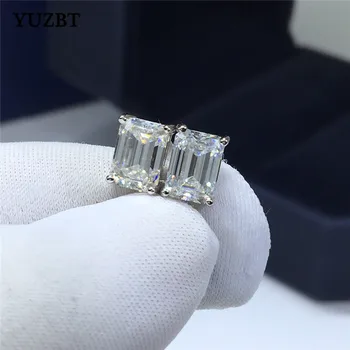 YUZBT Твърдо 18-каратово бяло злато, покрито с диаманти изумрудени диаманти, общо тегло 2 карата, обеци-на карамфил с муассанитом цвят Past D, сватбени декорации